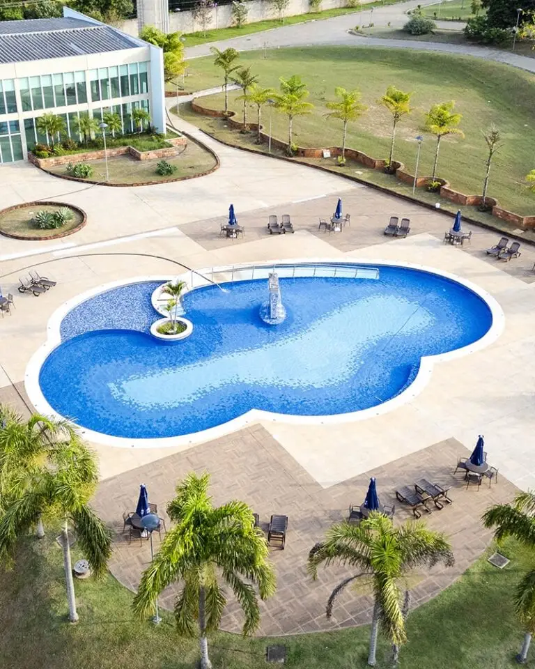 piscina da clínica para dependência química